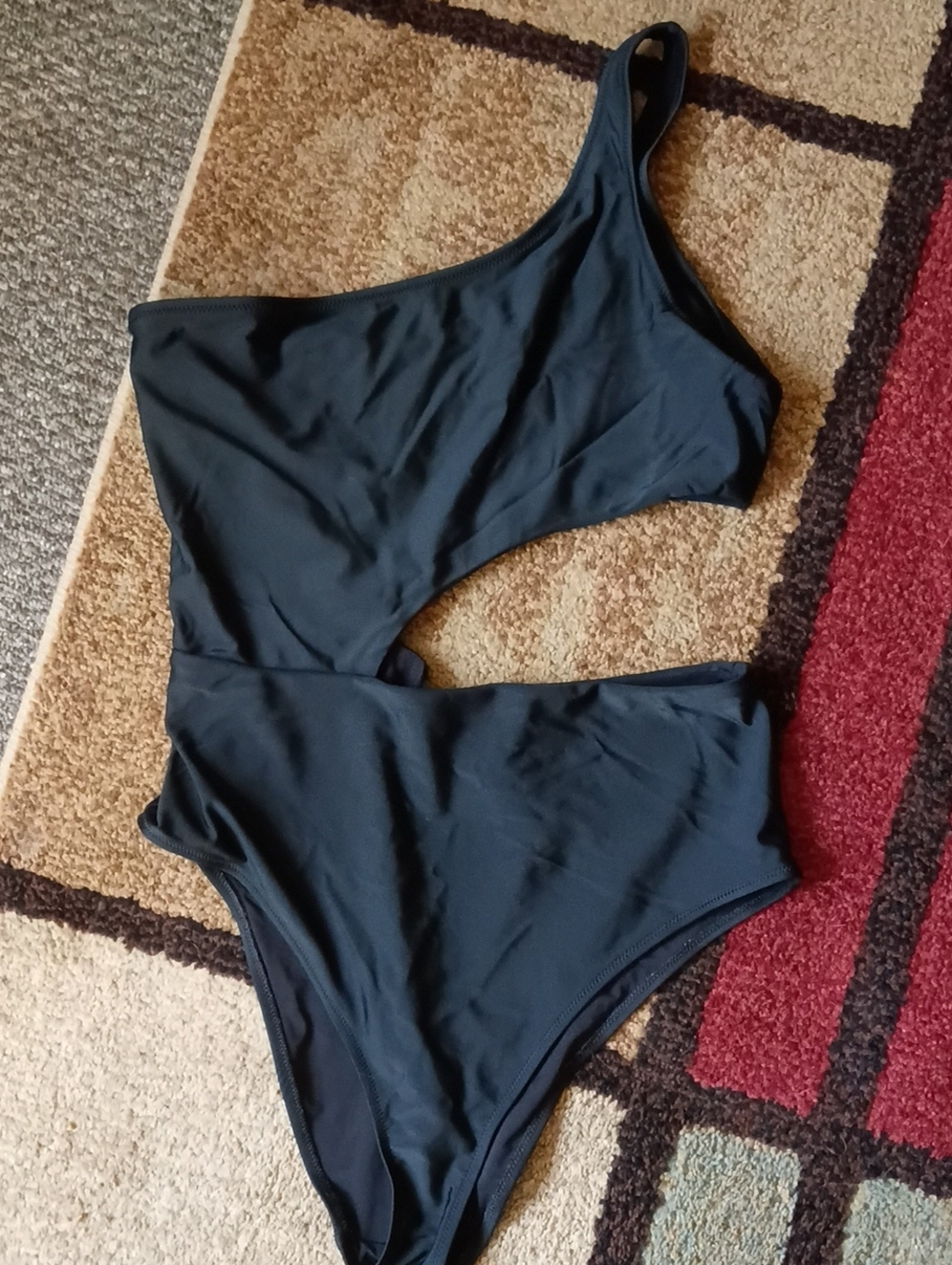 Aerie Women’s Black One-Shoulder Cutout Swimsuit Size XL